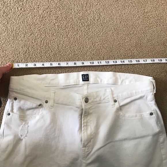 White Gap Jeans with Light Distressing - Picture 3 of 6